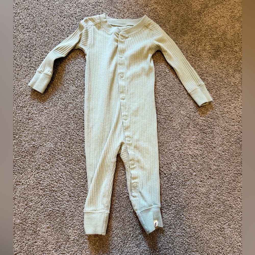 Easy-Peasy green outfit